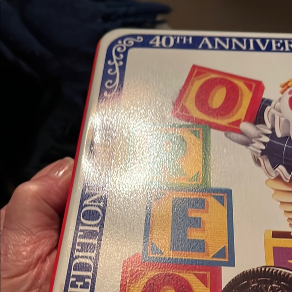 Oreo Limited Edition 40th Anniversary Tin - Picture 4 of 6